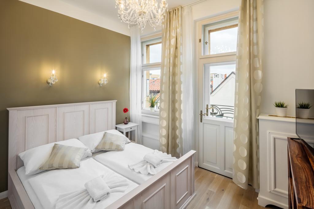 Templova Old Town Apartment Prag Exteriör bild